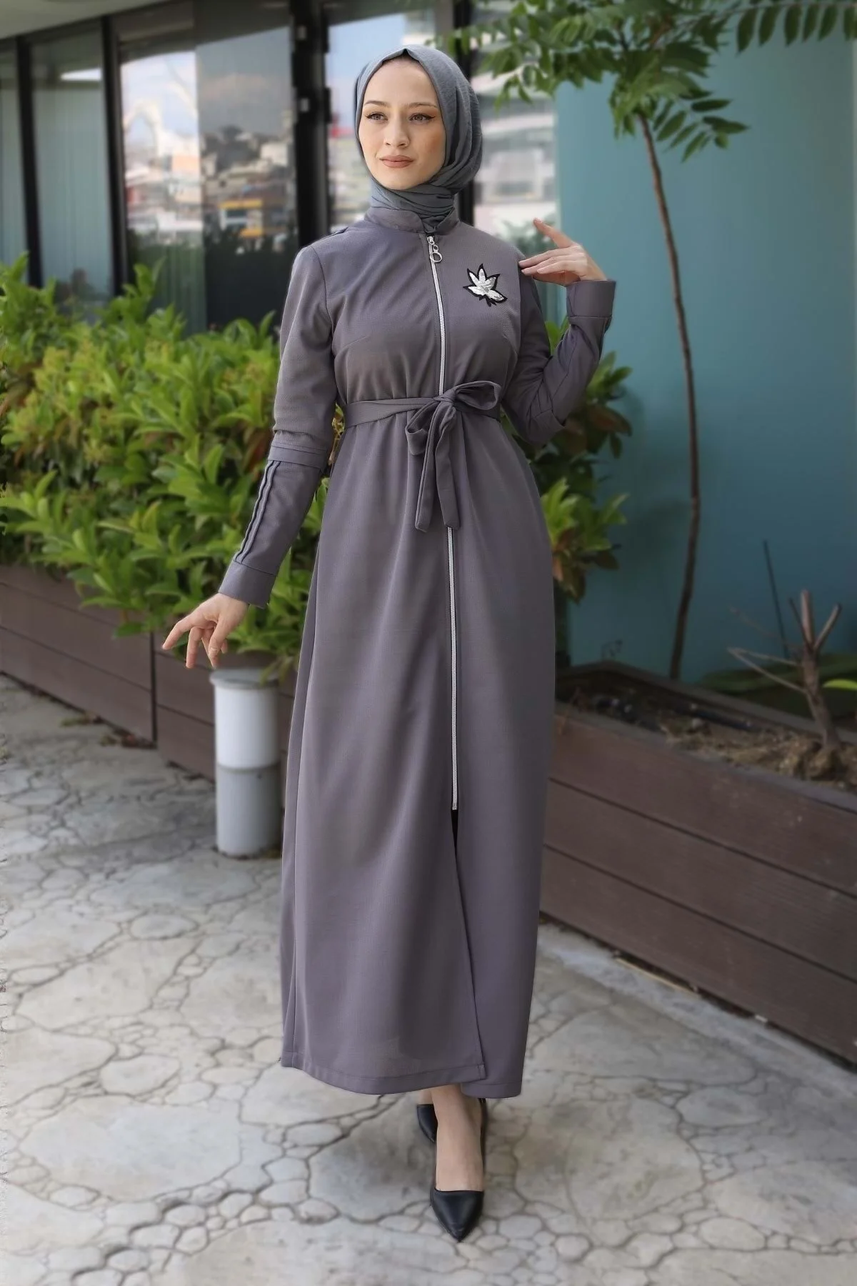 Bild von Modamihram Wappen Abaya Mit Reißverschluss Anthrazit für Damen - 46
