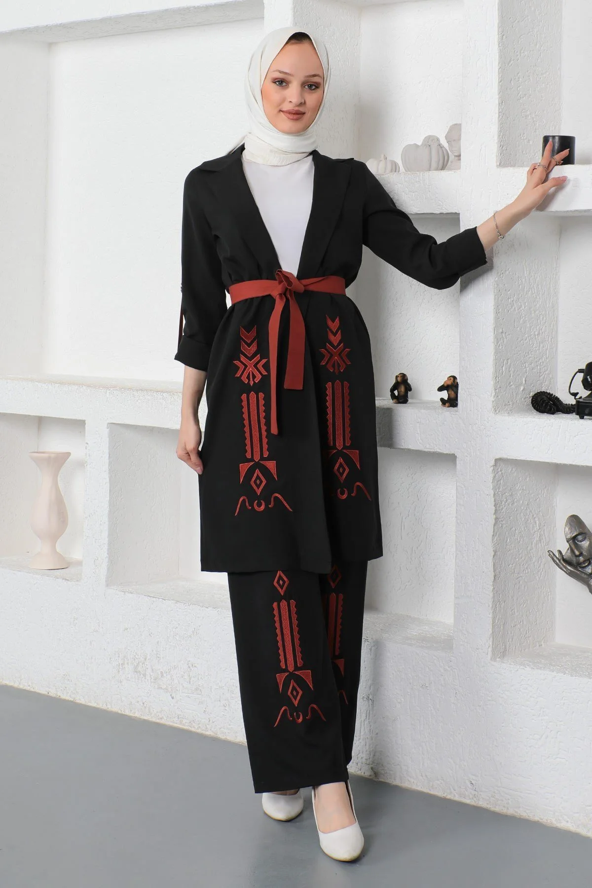 Bild von Modamihram Stickerei-detailset Schwarz für Damen - 38