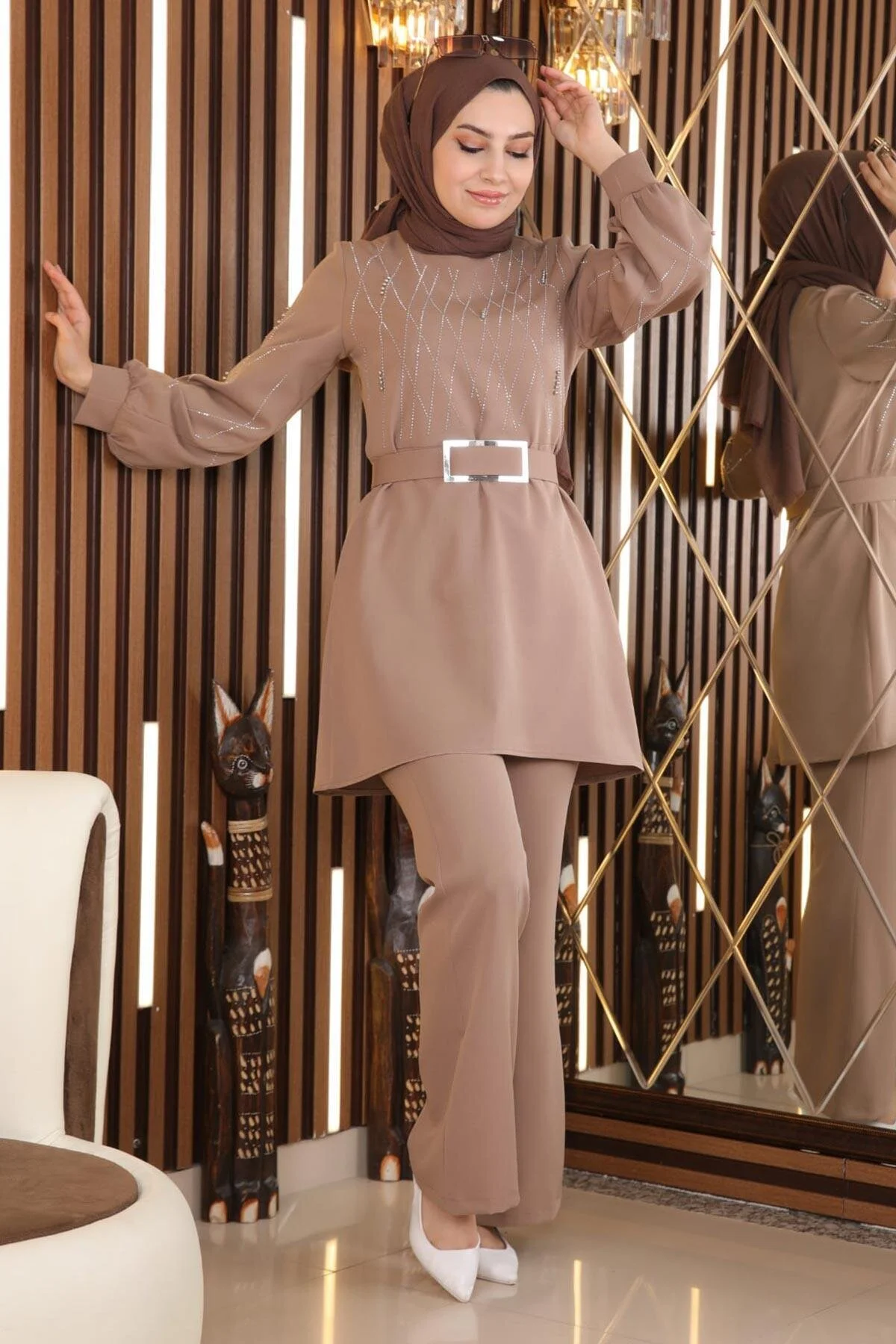 Bild von Modamihram Nerz – Set Mit Perlen- Und Steindetails für Damen - 44
