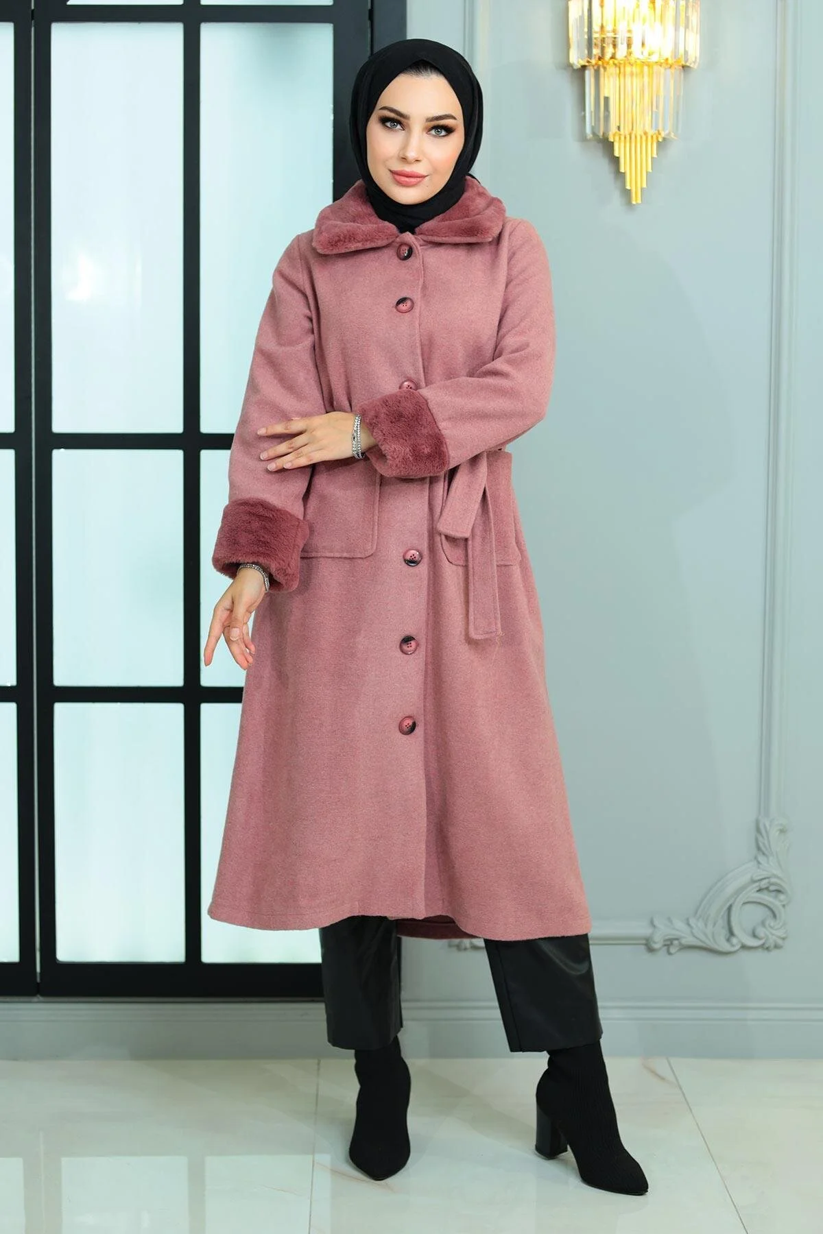 Bild von Modamihram Pelzdetaillierter Kachet-mantel Dusty Rose für Damen - 38