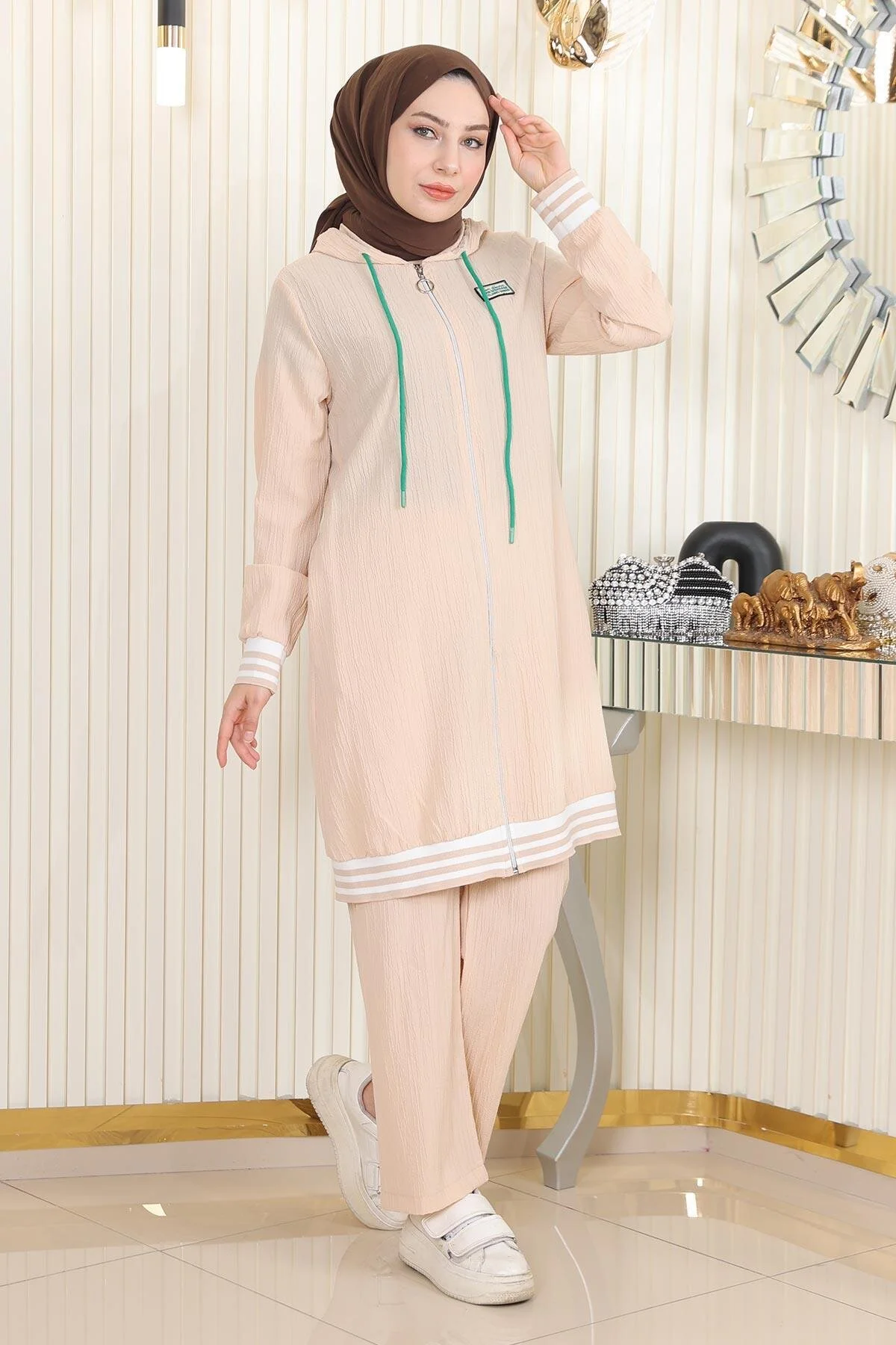 Bild von Modamihram Gerippter Anzug Mit Reißverschluss Beige für Damen - 46