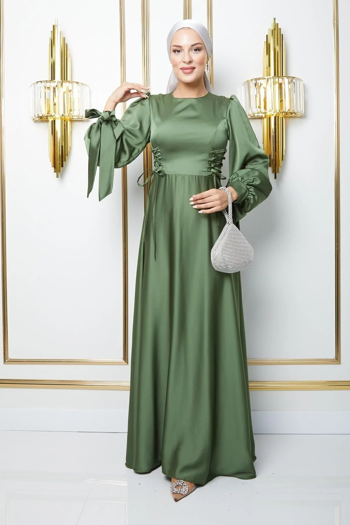 Bild von Olcay Hellgrünes Ausgestelltes Hijab-abendkleid – Spitzendetails, Ärmel Gebunden für Damen - 38
