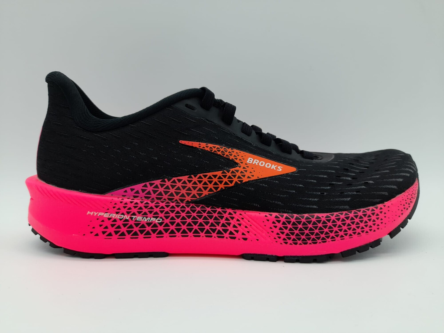 Bild von Brooks Hyperion Tempo Women black/pink/hot coral