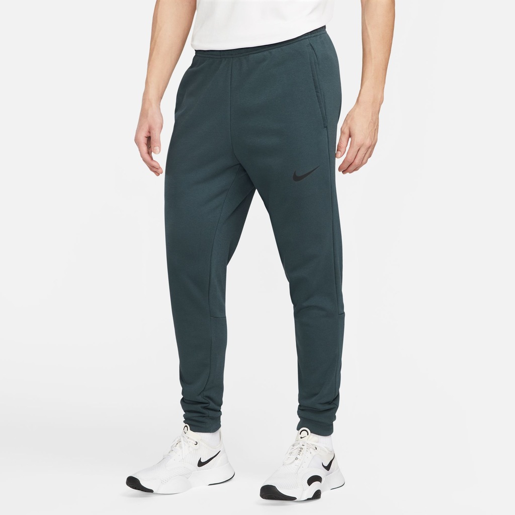 Bild von Nike Trainingshose "DRI-FIT MENS TAPERED TRAINING PANTS"
