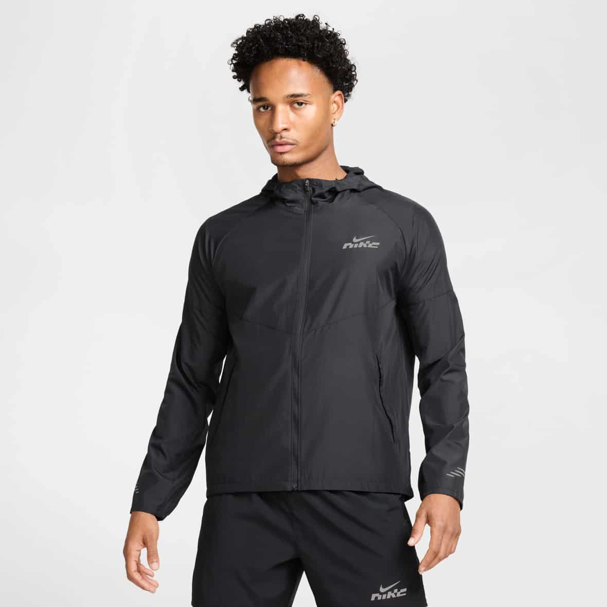 Bild von Nike M NK Repel Miler Flash Jacke Herren (Schwarz L)