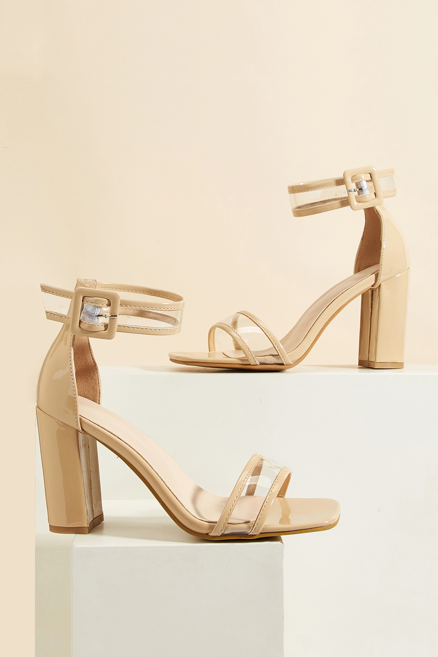 Bild von Nudefarbene Riemchensandalen mit Absatz