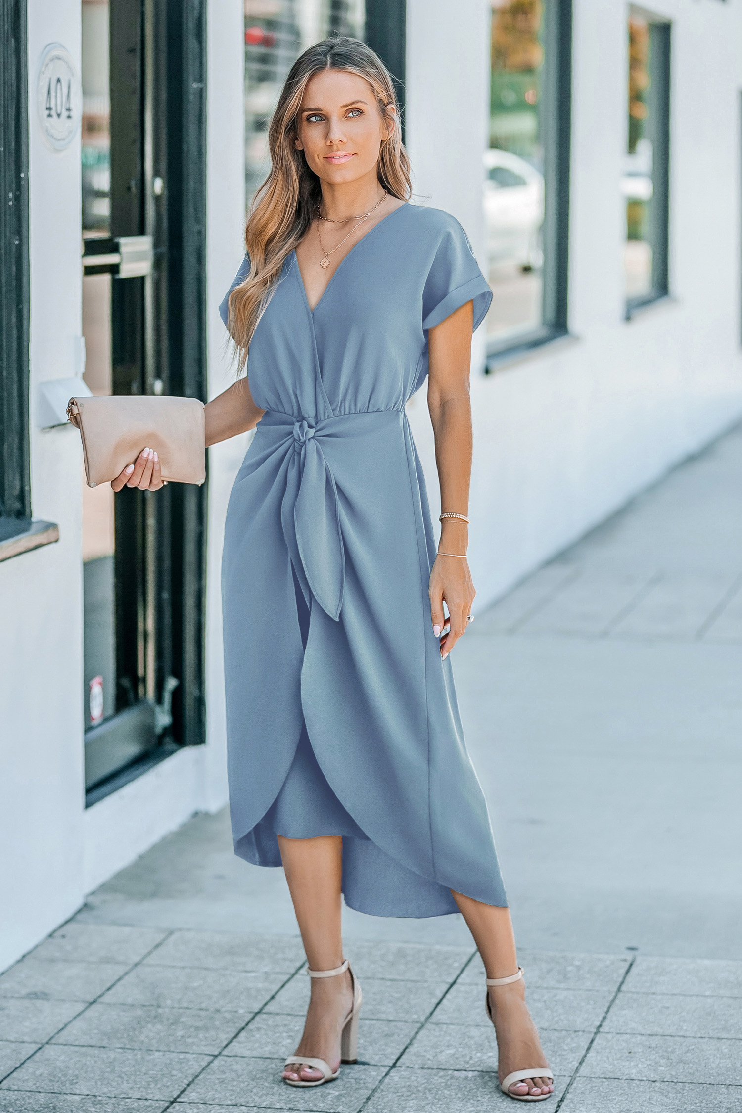 Bild von Blaues kurzärmeliges Midikleid mit Tulpensaum