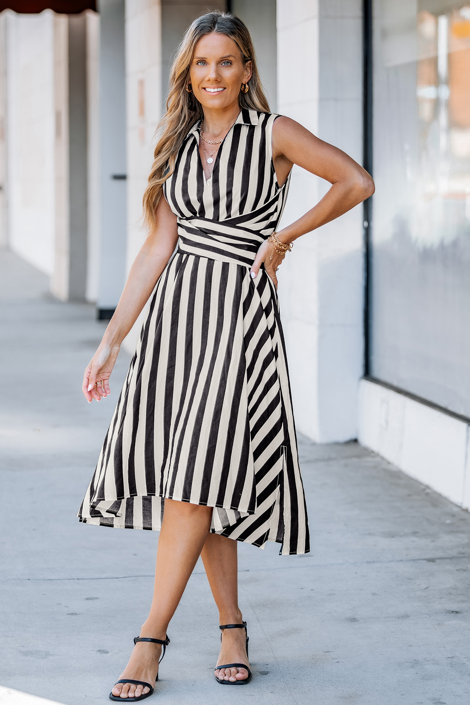 Bild von Gestreiftes Ärmelloses Baumwoll-Midikleid