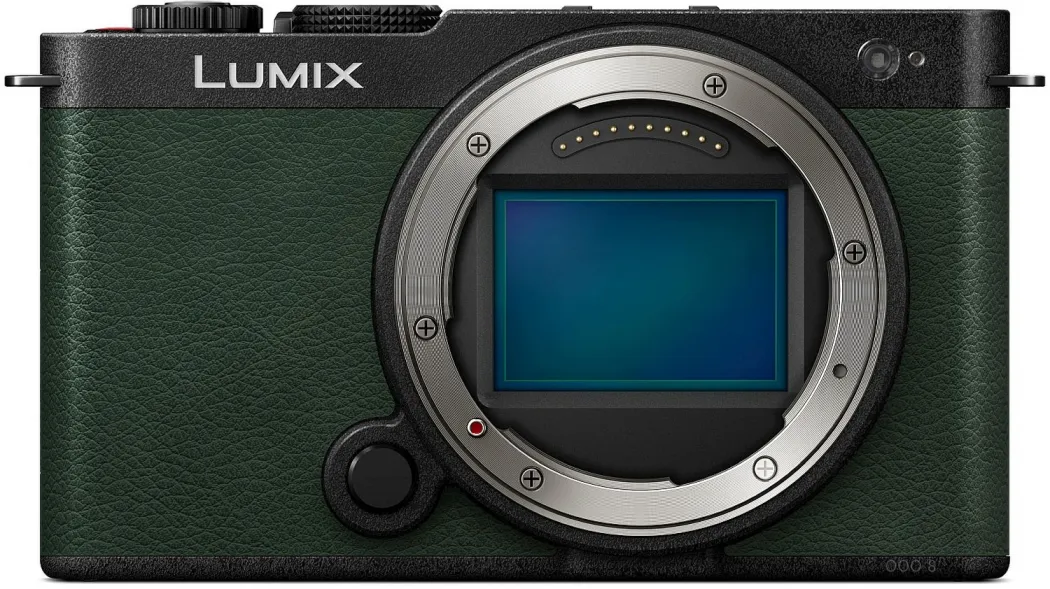 Bild von Panasonic DC-S9 grün + Lumix S Pro 24-70mm f2,8 - abzgl. 200,00€ Frühlings Sofortrabatt