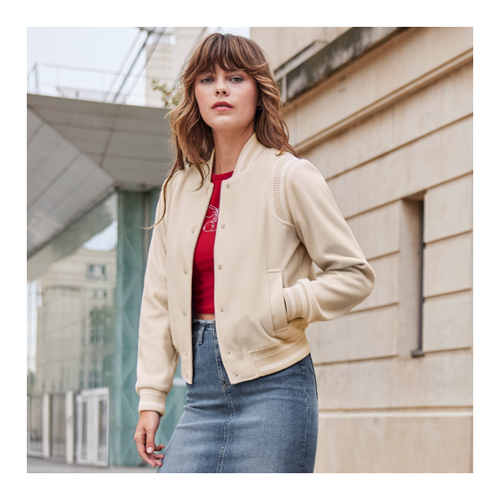 Bild von Damen-Jacke mit Knopfleiste – Stilvoll und Praktisch