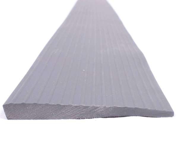 Bild von Rollstuhlrampe Vollgummi 4 x 40 x 900 mm (H x B x L)