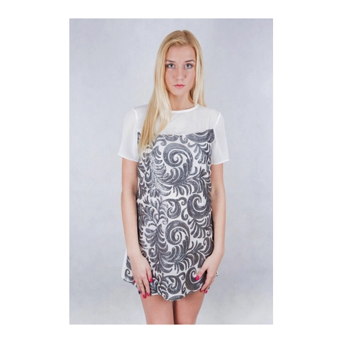 Bild von Schickes Minikleid von Sarcia.eu im Test