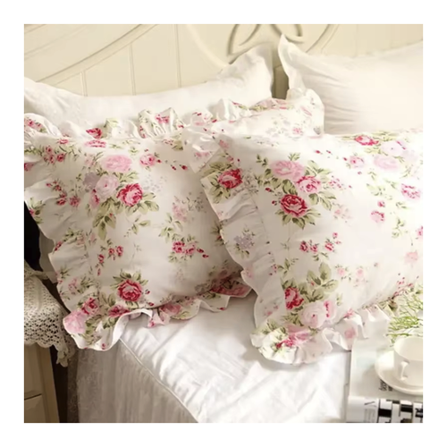 Bild von Eleganter Kissenbezug mit Rüschen im Landhausstil