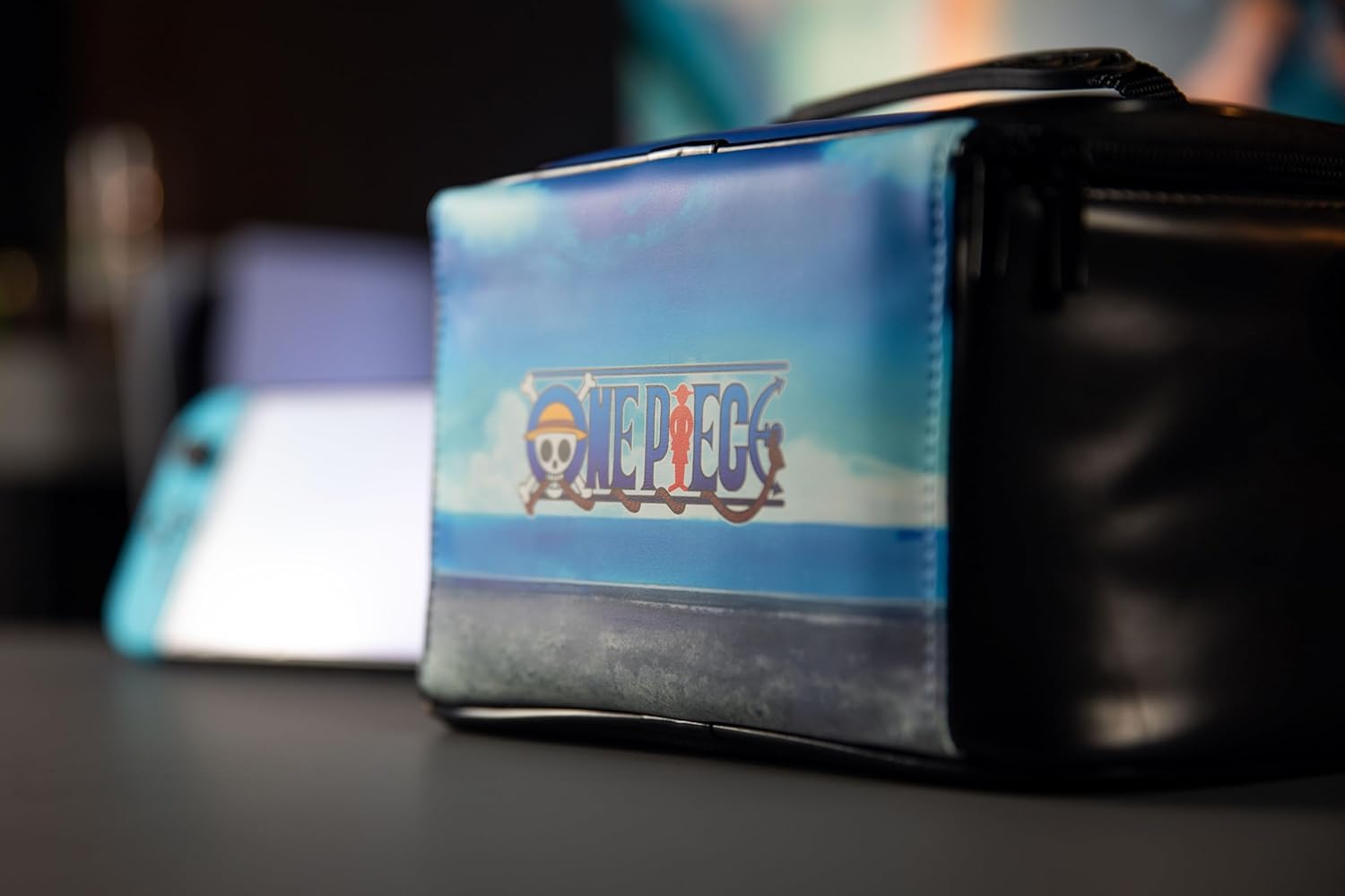 Bild von Konix One Piece Schutz- und Transporttasche Lunch Bag Nintendo Switch, Switch Lite und Switch OLED - Aufbewahrung von Konsole, Spielen und Zubehör.