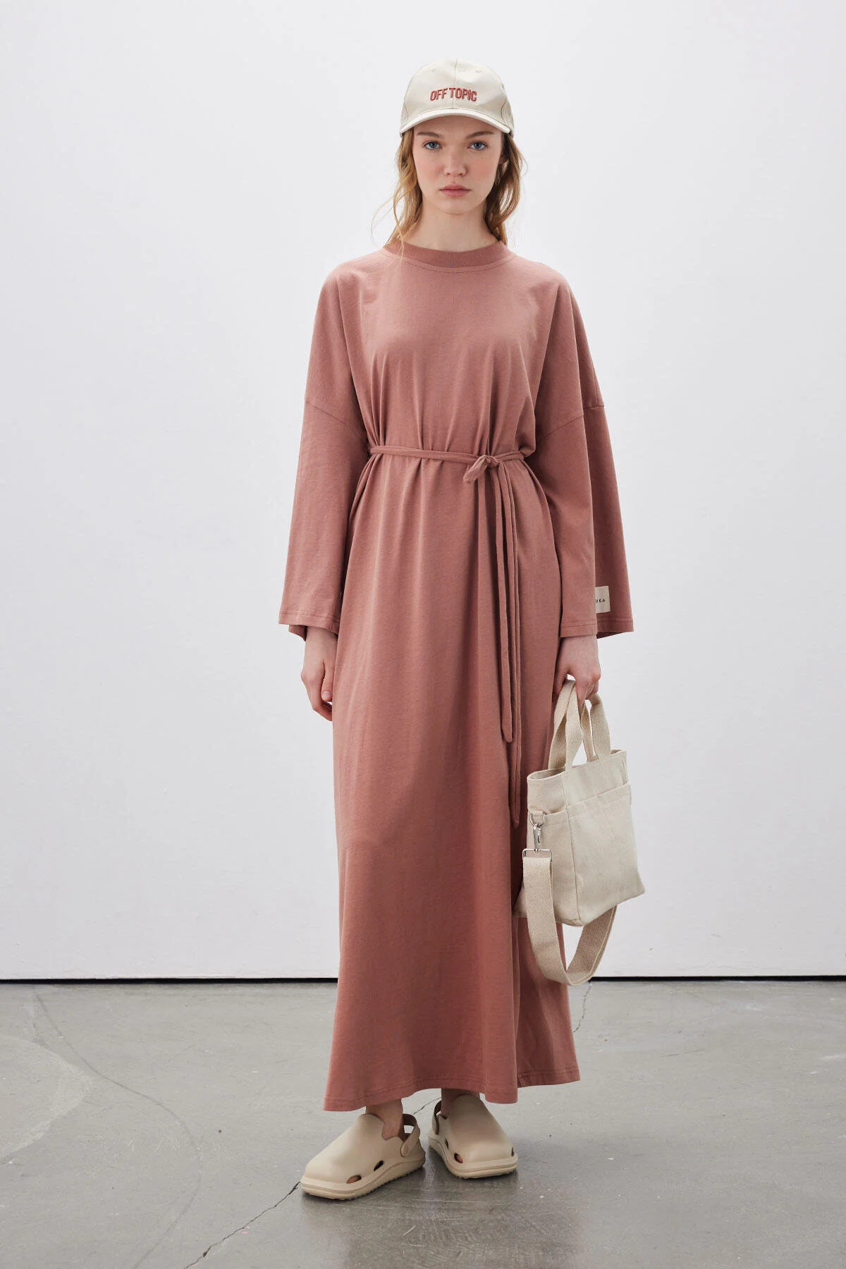 Bild von Manuka Übergroßes Langes Bequemes Kleid Dusty Rose für Damen - M