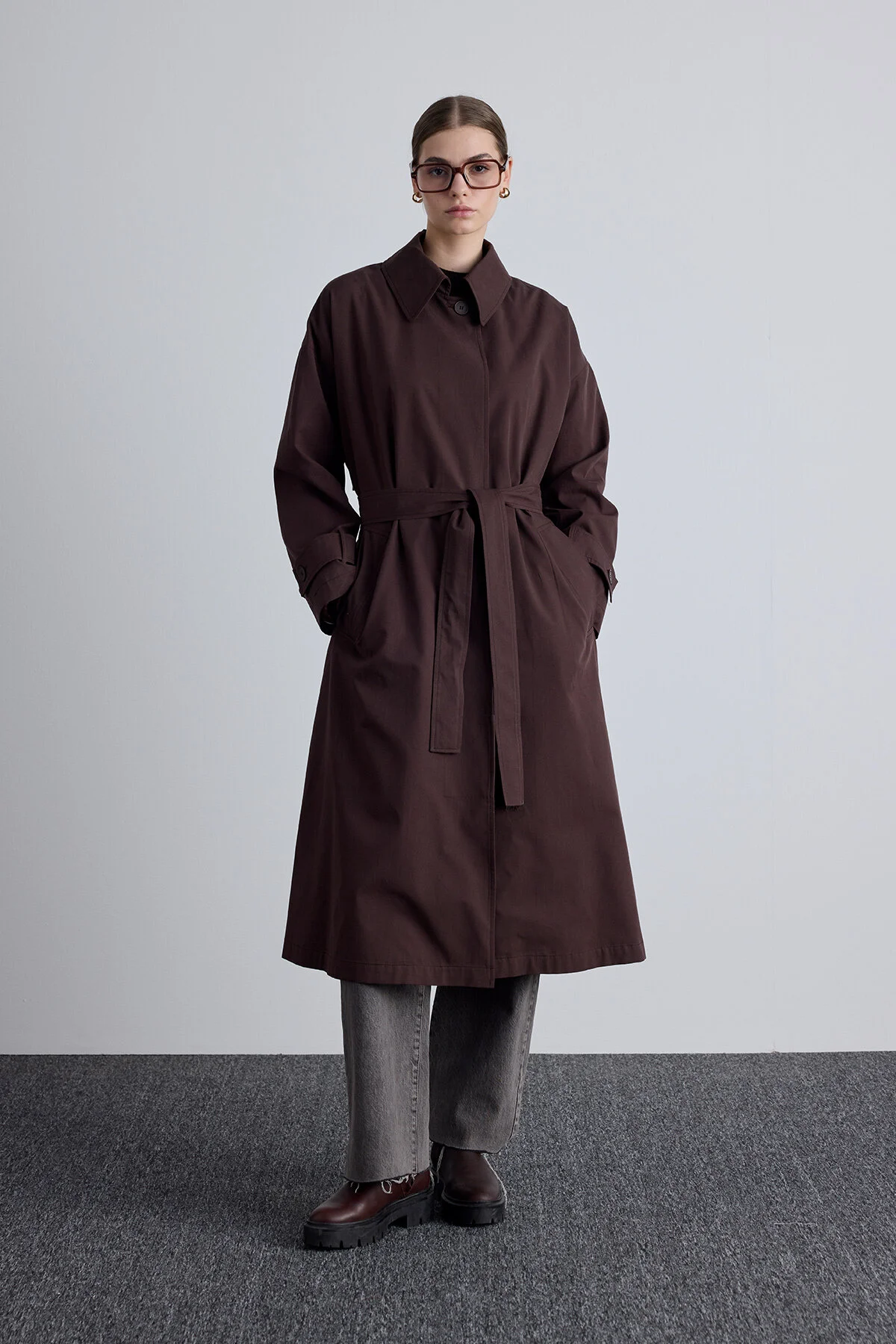 Bild von Manuka Bitterbrauner, Übergroßer Gabardine-trenchcoat – Mit Gürtel für Damen - S/M