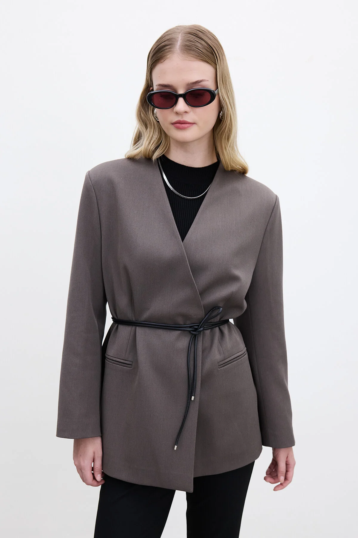 Bild von Manuka Klassische Blazerjacke Mit Nerzgürtel für Damen - M/L