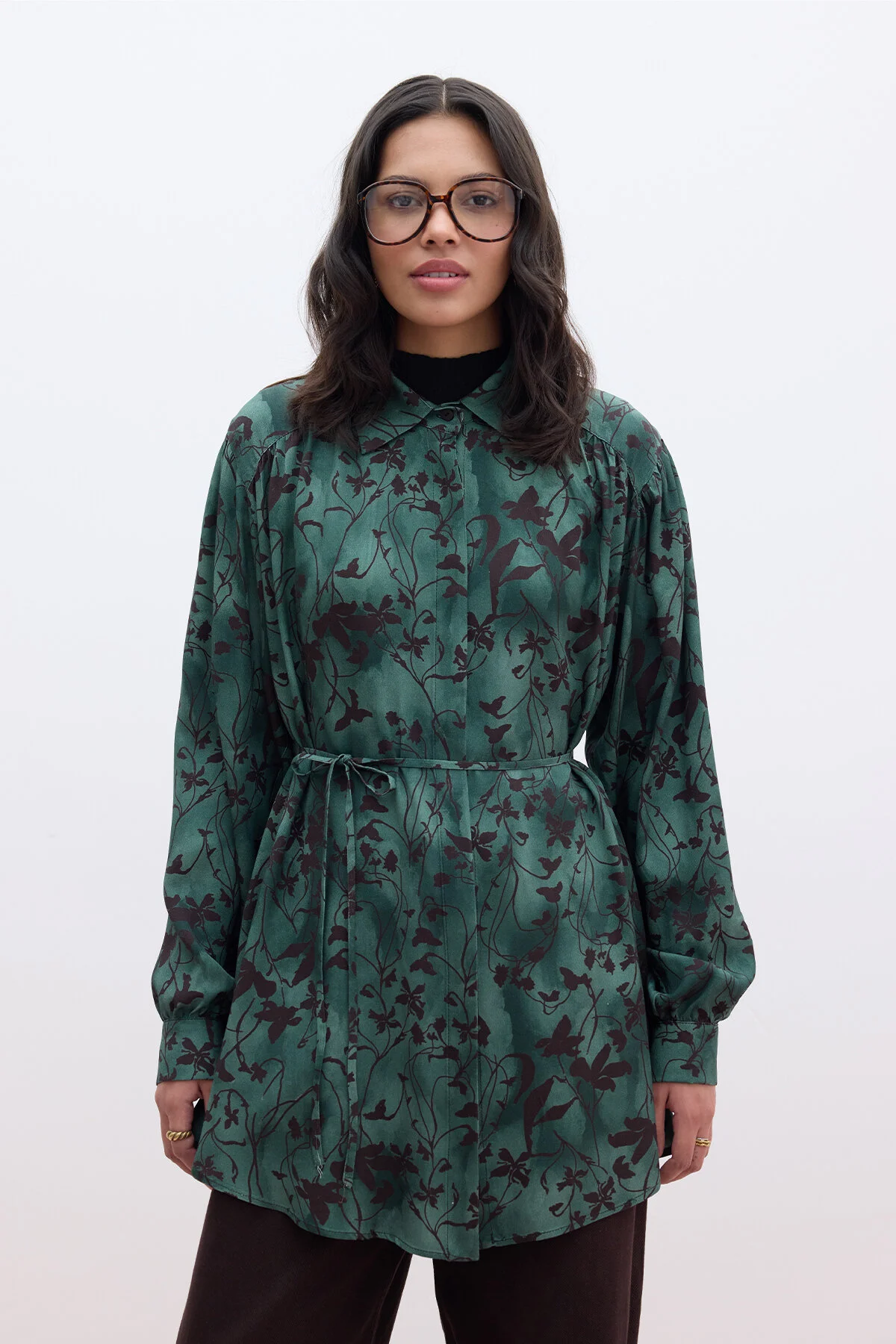 Bild von Manuka Retro-shirt Mit Schwarzem Gürtel – Dark Forest Design für Damen - M