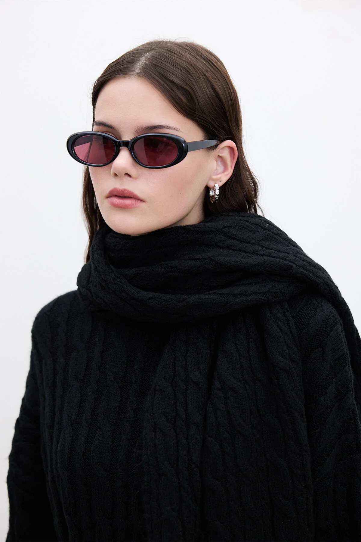 Bild von Manuka Schwarzer Schal – Geflochtenes Design für Damen - 12-14STD
