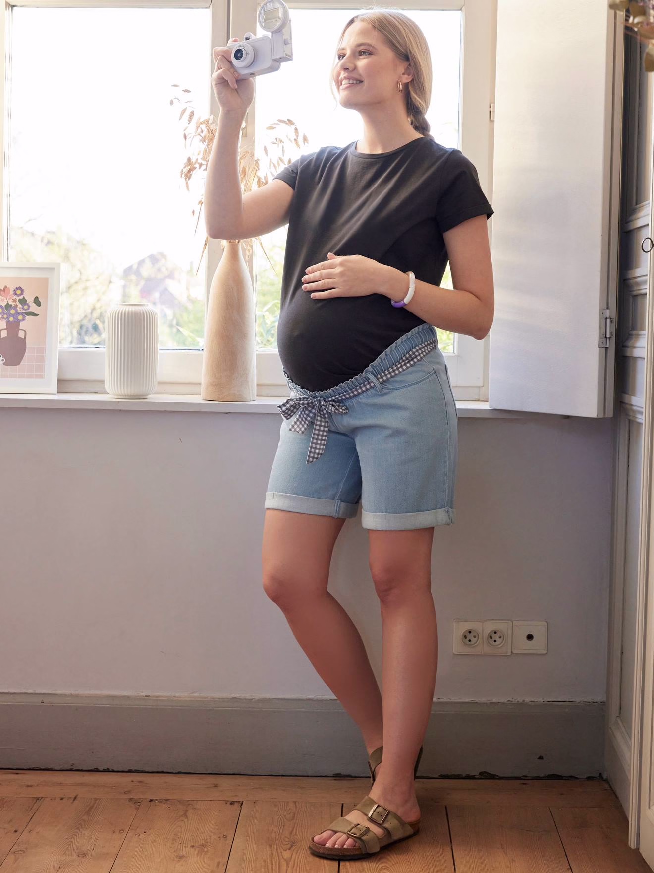 Bild von Umstands-Jeansshorts