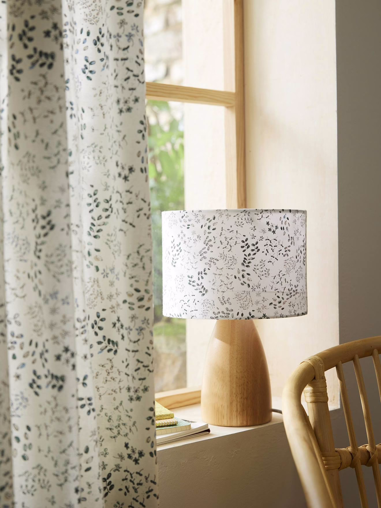 Bild von Kinderzimmer Nachttischlampe FLORA