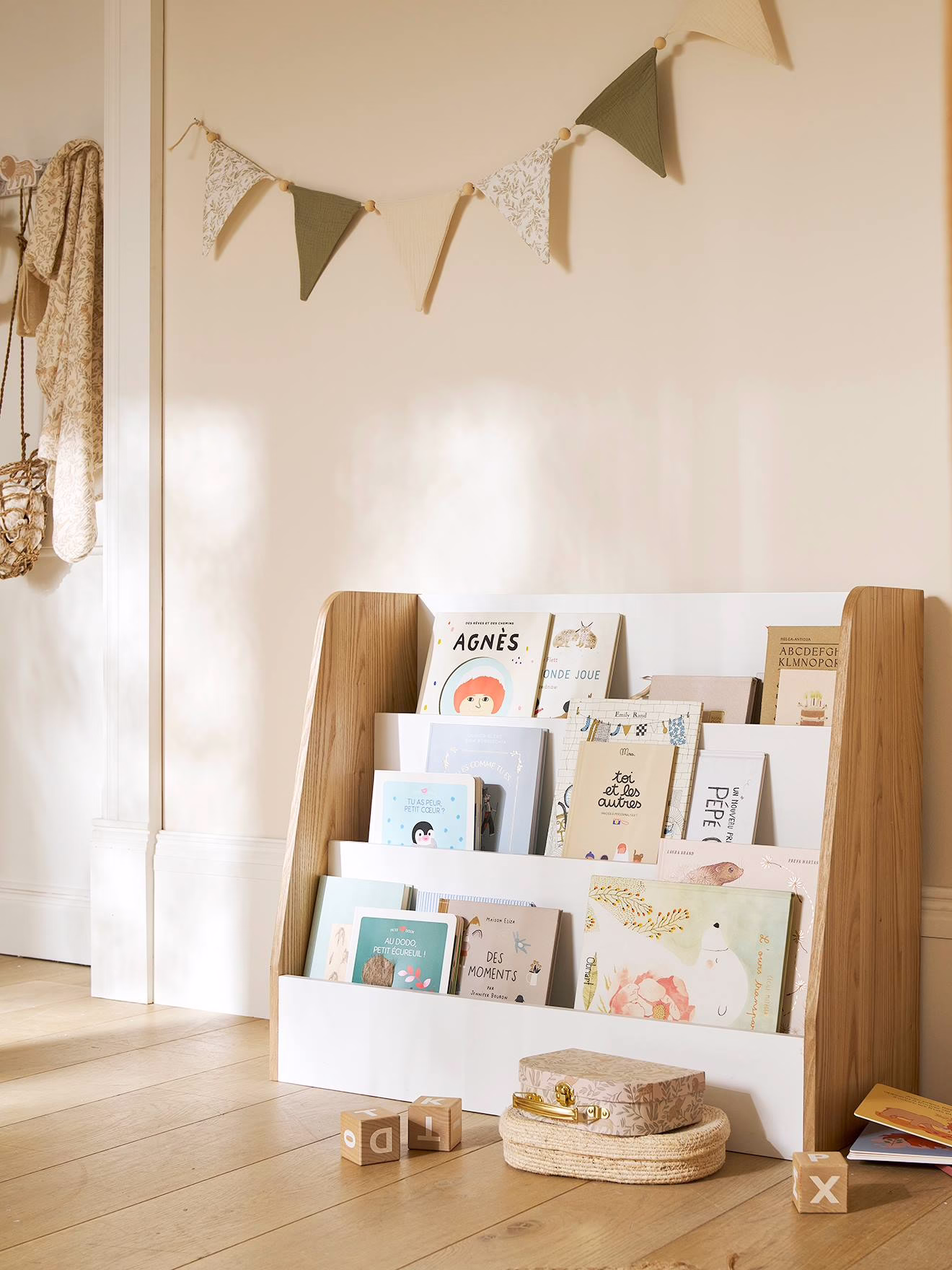 Bild von Niedriges Kinderzimmer Bücherregal mit 3 Fächern YEL