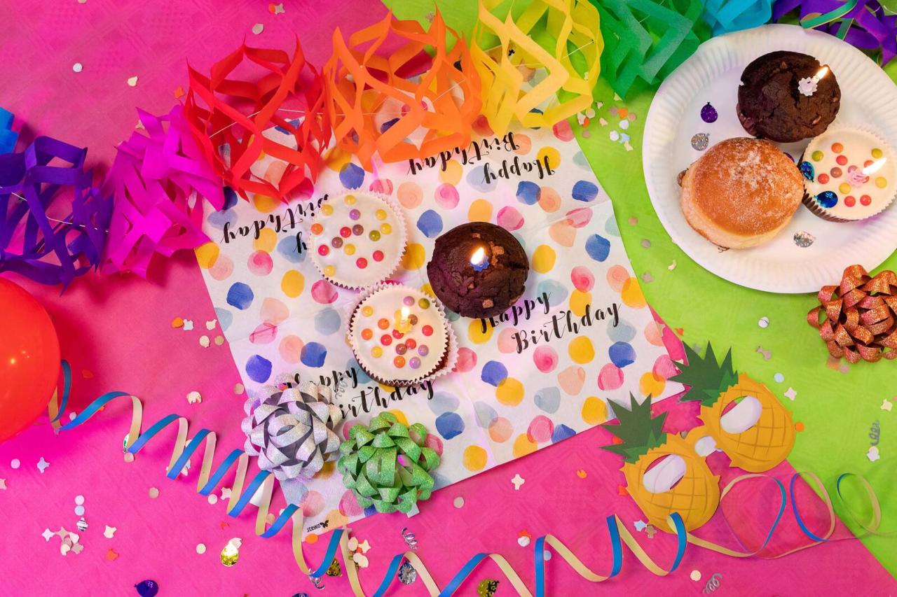 Bild von Idena 8270076 - Konfetti, 50 g, Mehrfarbig, aus Papier, Dekoration, Geburtstag, Karneval, Mottoparty