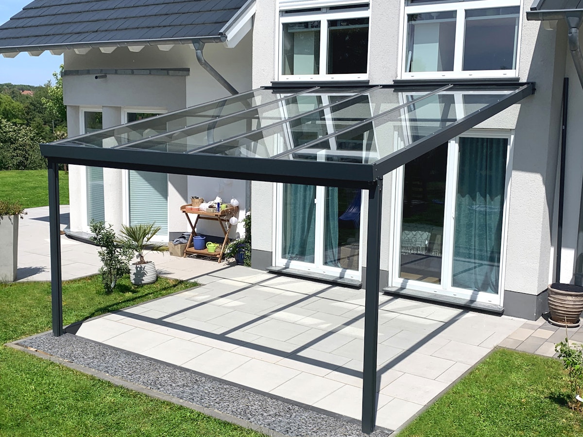 Bild von Gutta Terrassendachsystem Premium weiß/anthrazit 510 x 406 cm Polycarbonat bronce Weiß