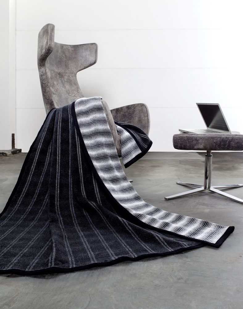 Bild von Ibena Heimdecke Wohndecke Premium grau-schwarz-silber Streifen 150x200 0476-811