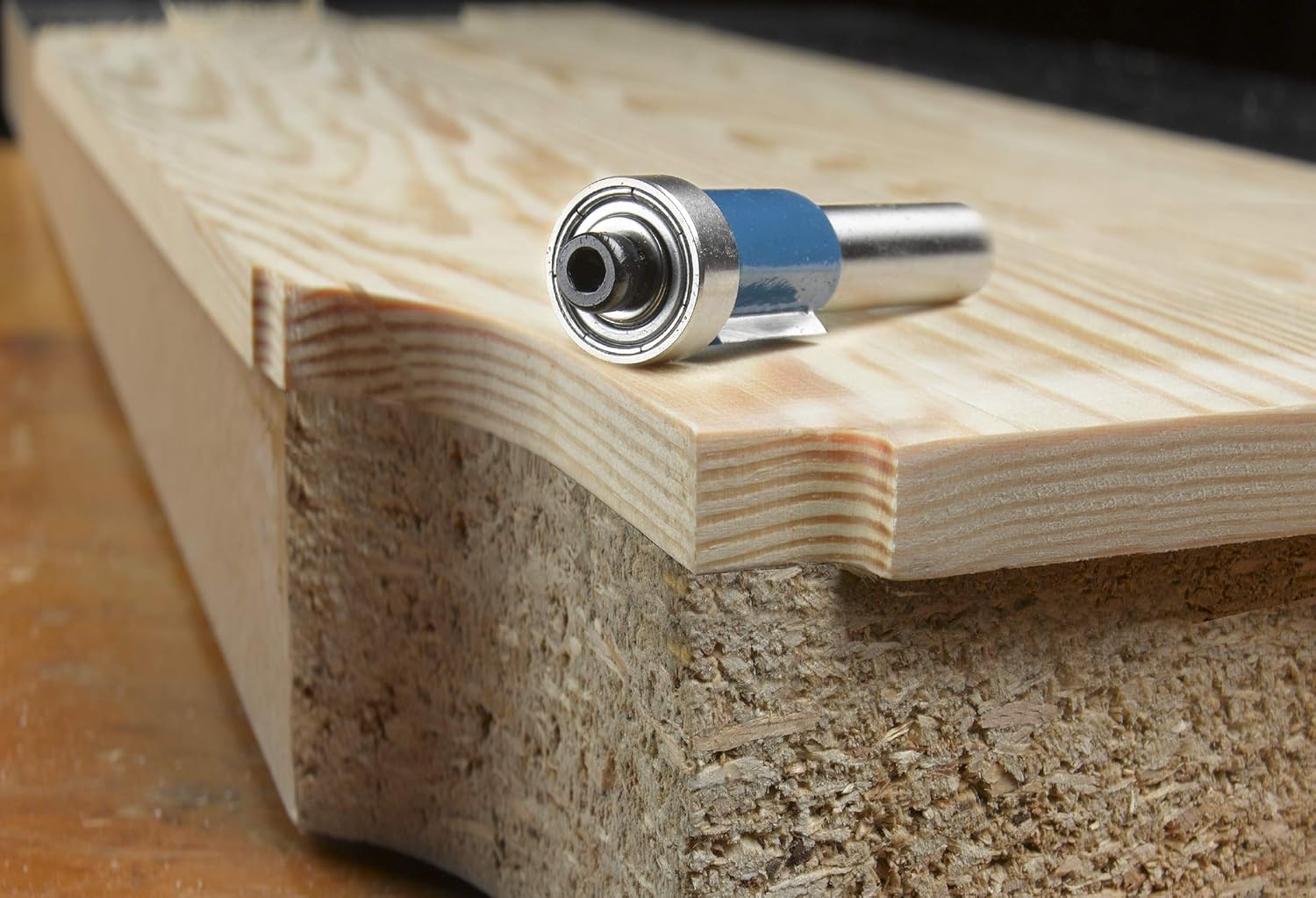 Bild von KWB HSS Nut-Fräser Professional (für Holz, Ø 4mm, Arbeitslänge 10mm, Schaft 8mm, Made in Germany, passend zu Allen üblichen Hand-Oberfräsen)