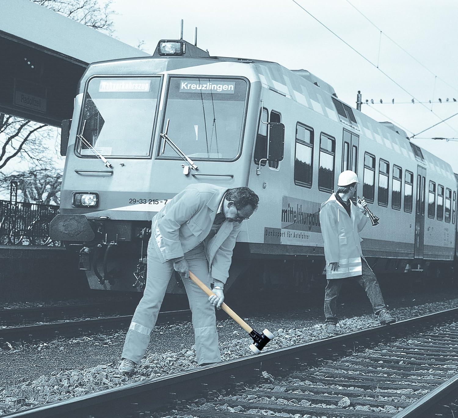 Bild von Wiha Safety Schonhammer / Hammer mit Härtegrad 3 - schwarz, schwarz / Kunststoffhammer rund, Gewicht 640 g, Länge 325 mm, Ø 40 mm