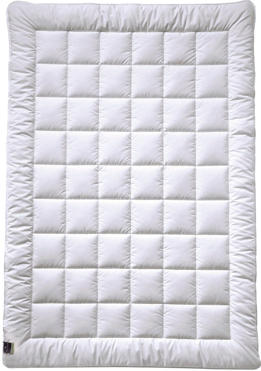Bild von billerbeck Kunstfaserbettdecke 520 ALCANDO®, Bettdecken für Sommer und Winter, Decke, Füllung: 100% Polyester (AIRSOFT® - Hohlfaser), Bezug: 100% Baumwoll-Feinperkal, Die strapazierfähige und kuschelige Faserdecke