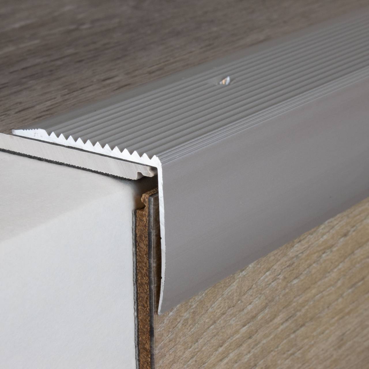 Bild von PROVISTON Treppenkanten- & Winkelprofile Vena Höhe 42 mm Breite 50 mm Aluminium eloxiert