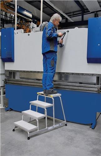 Bild von MUNK Günzburger Steigtechnik 51032 Arbeitspodest Arbeitshöhe (max.): 2.6m