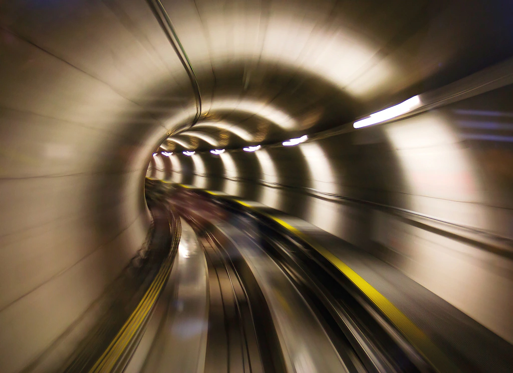 Bild von Papermoon Fototapete Underground Tunnel, glatt