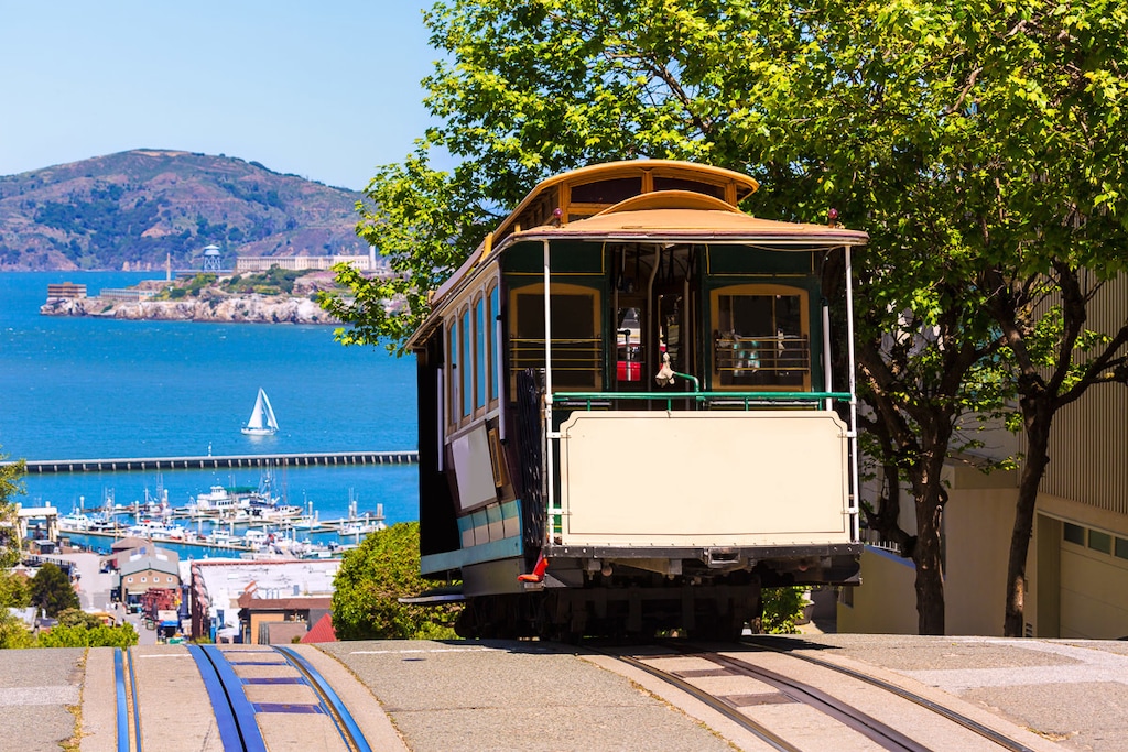 Bild von Papermoon Fototapete "Seilbahn San Francisco"