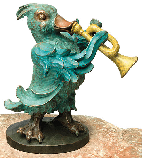 Bild von Gartenskulptur 'Die Kapelle: Die Ente mit Trompete' - aus 'Die Vogelhochzeit', Bronze
