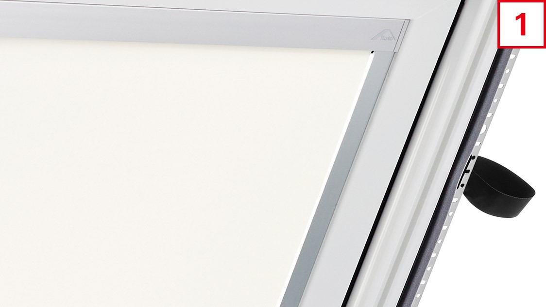 Bild von ROTO-Innenrollo Exclusiv für Fenstergröße 065/118 oder 06/11 "Baureihe 73_K 1-R01 weiß"