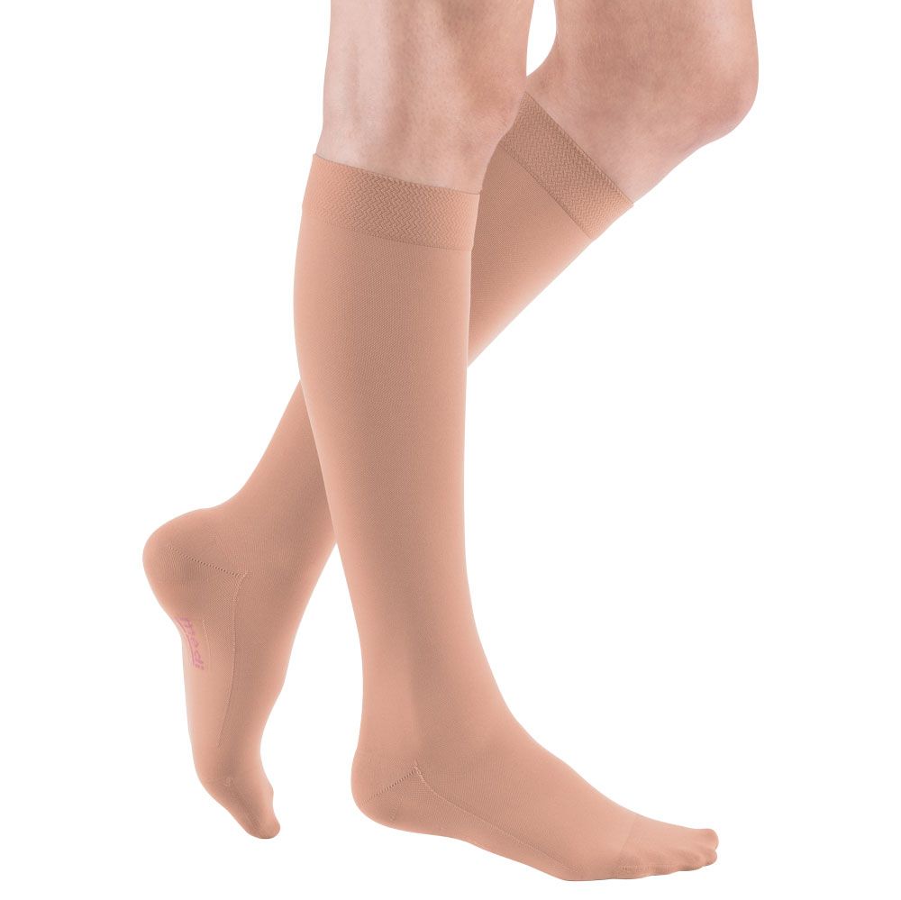 Bild von mediven comfort CCL2 AD Kompressionsstrümpfe normal (39-44 cm) Softspitze u. Trikotabschlussrand