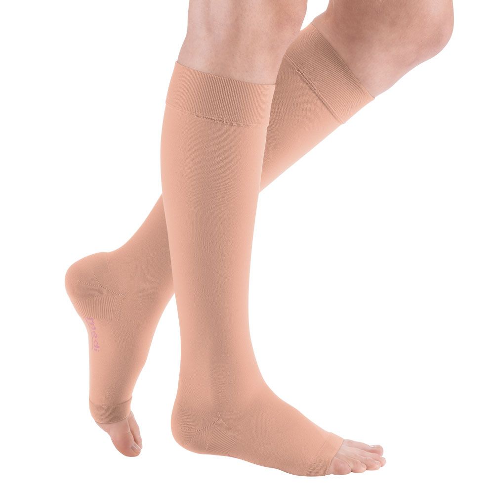 Bild von mediven plus CCL1 AD Kompressionsstrümpfe normal (39-44 cm) o. Fußspitze Trikotabschlussrand