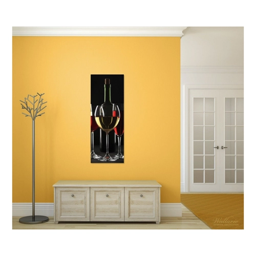 Bild von Wallario Glasbild: Weinverkostung am Abend