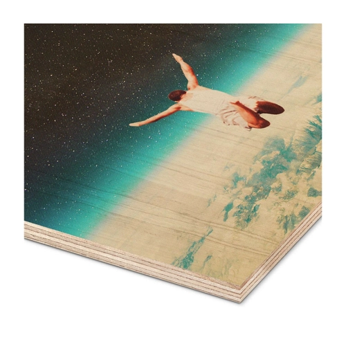 Bild von Posterlounge Holzbild „Fallen mit einem versteckten Lächeln“ von Frank Moth