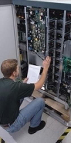 Bild von APC Start-UP Service 7x24 - Installation / Konfiguration - Vor-Ort - 24x7 - für P/N: ACRC100, ACRC101, ACRC103, ACRC301H, ACRC301S, ACRC301SX797 (WSTRTUP7X24-AX-26)