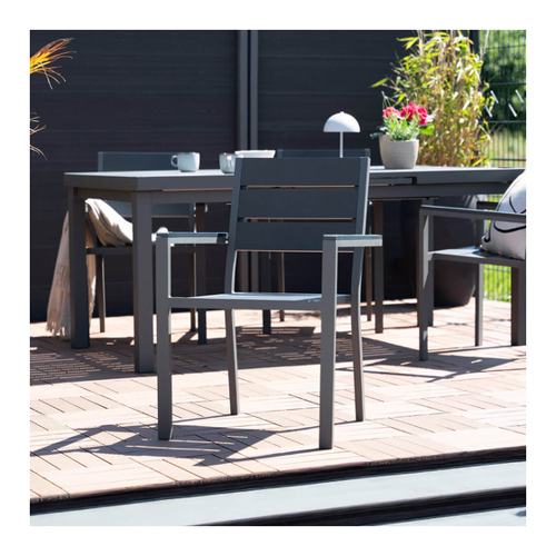 Bild von Gartenstuhl MADERA - Die perfekte Sitzgelegenheit für den Außenbereich