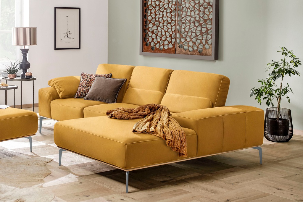 Bild von W.SCHILLIG Ecksofa »run, Designsofa mit tollem Sitzkomfort, bequem, L-Form«, mit elegantem Holzsockel, Füße in Silber matt, Breite 279 cm