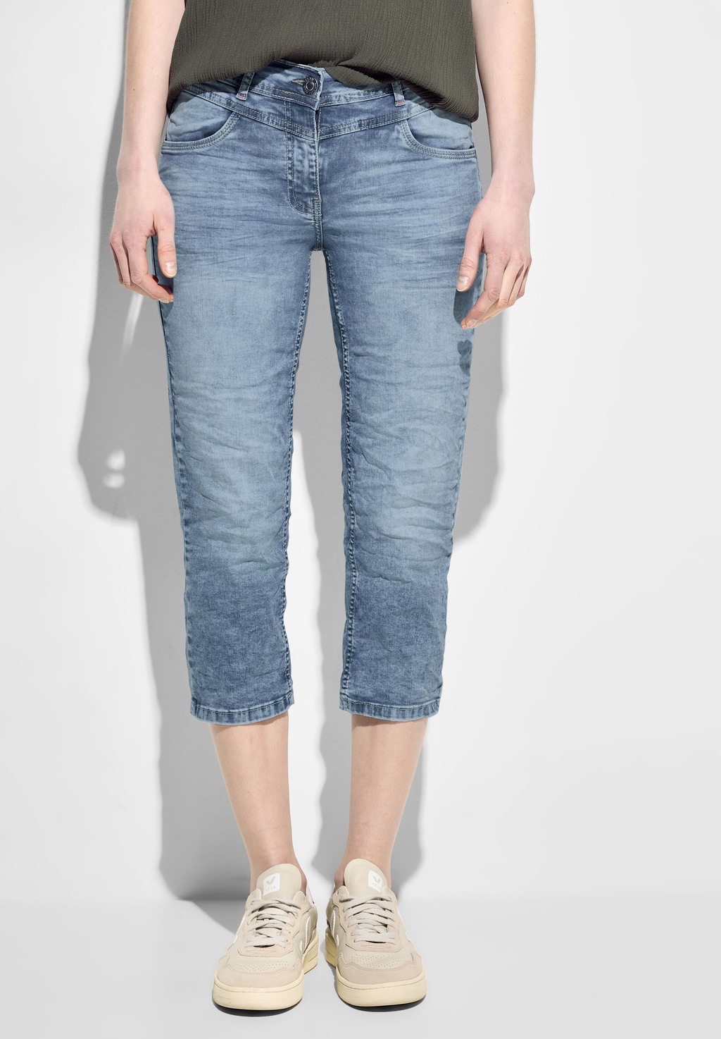 Bild von CECIL Damen B377183 3/4 Jeans, Authentic Used Wash, 26W / 22L EU