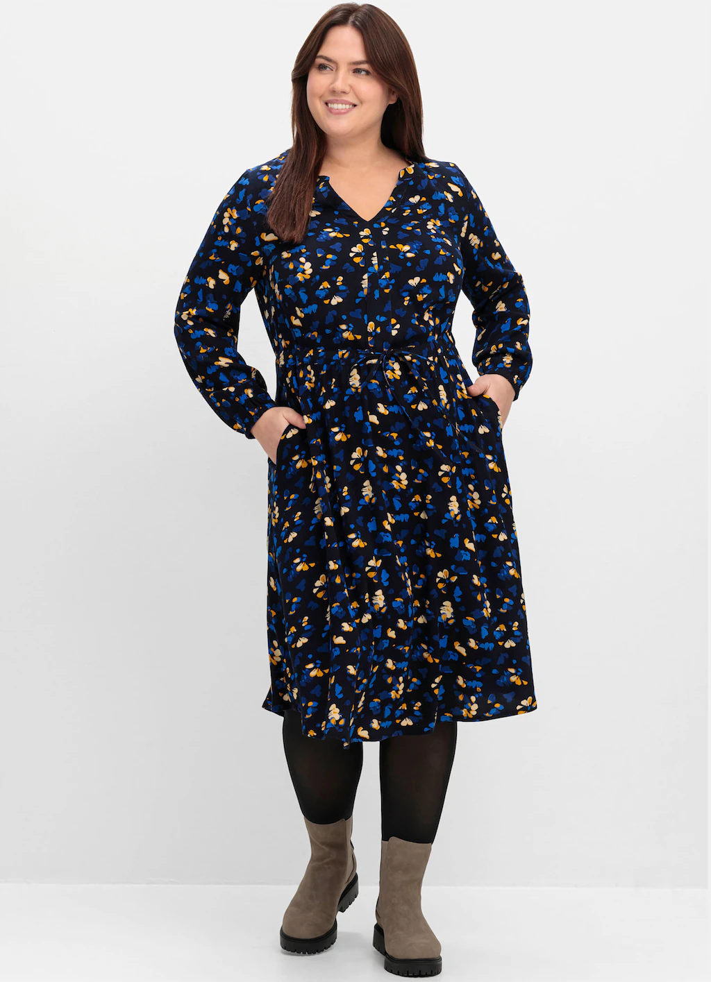 Bild von Sheego Große Größen Kleid Mit Blumendruck, Aus Viskose-twill für Damen - 40