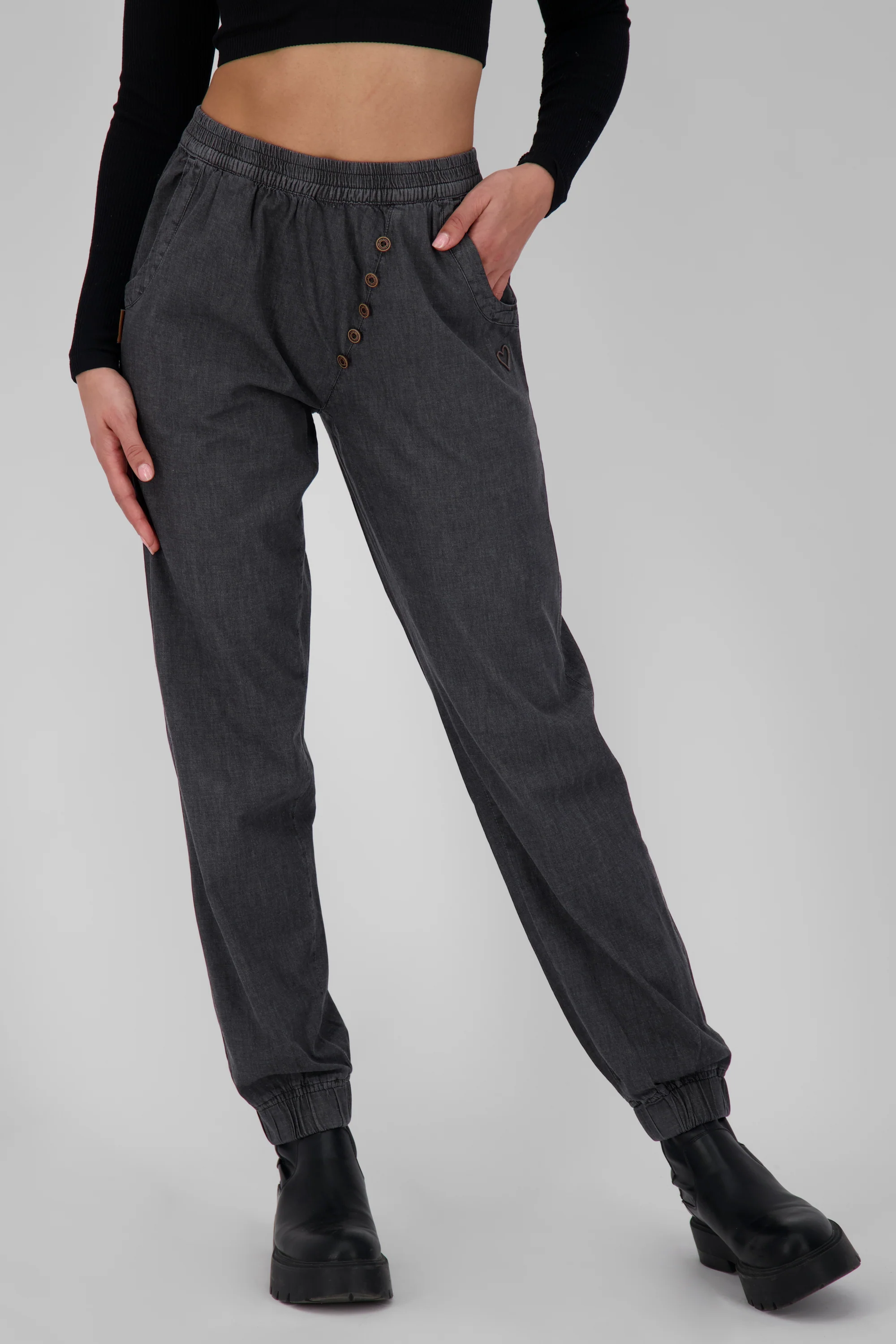 Bild von Cooler Denim-Look für Damen - Die Hose AlexisAK DNM Schwarz