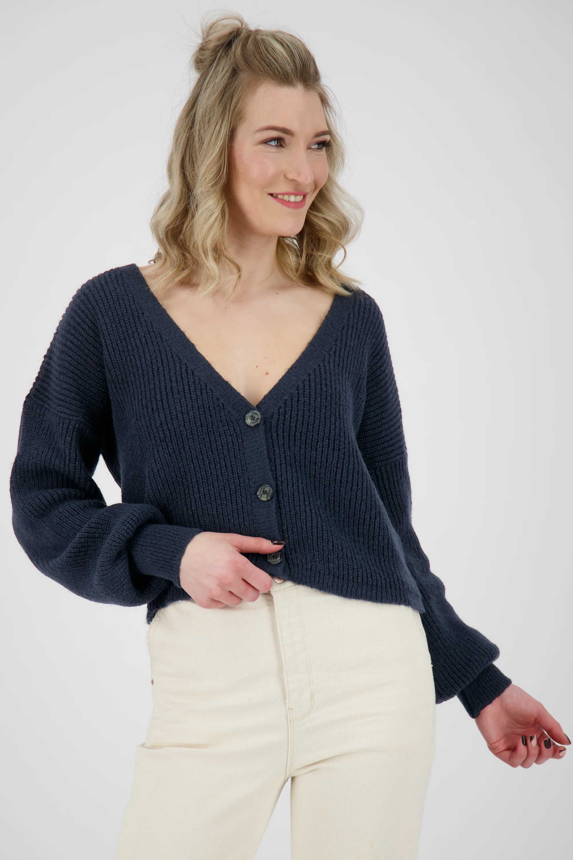 Bild von Trendige Damen Strickjacke KrissyAK - Angesagte Farben Dunkelblau
