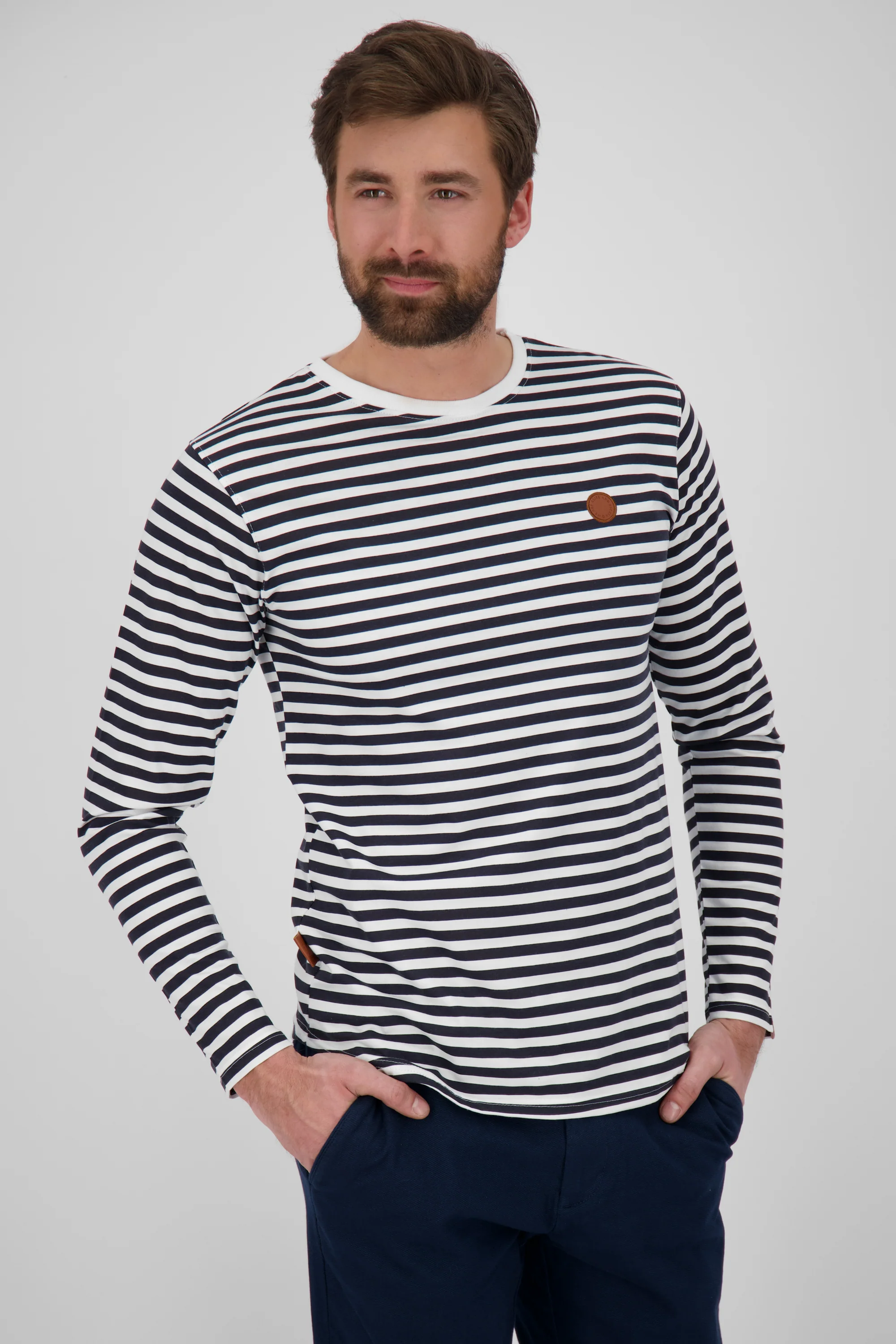 Bild von AlexAK B Langarmshirt - Das perfekte Basic-Longsleeve für Deinen lässigen Style Schwarz